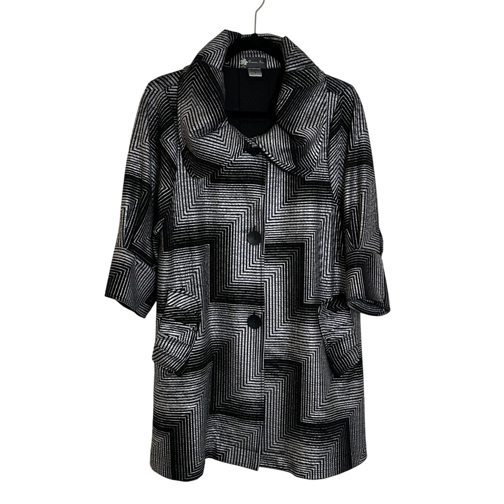 Damee Inc. Topper Jacket Size M Medium Black Gray Geometric 1/2 Sleeve‎ Pockets